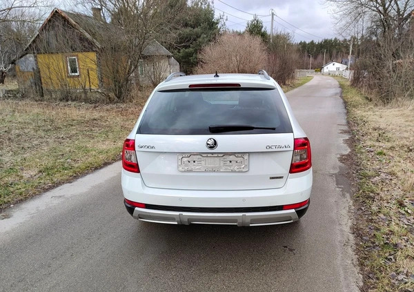 Skoda Octavia cena 51900 przebieg: 226000, rok produkcji 2015 z Staszów małe 497